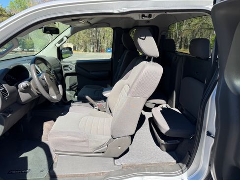 Used 2014 Nissan Frontier S w/ S Preferred Package image 11