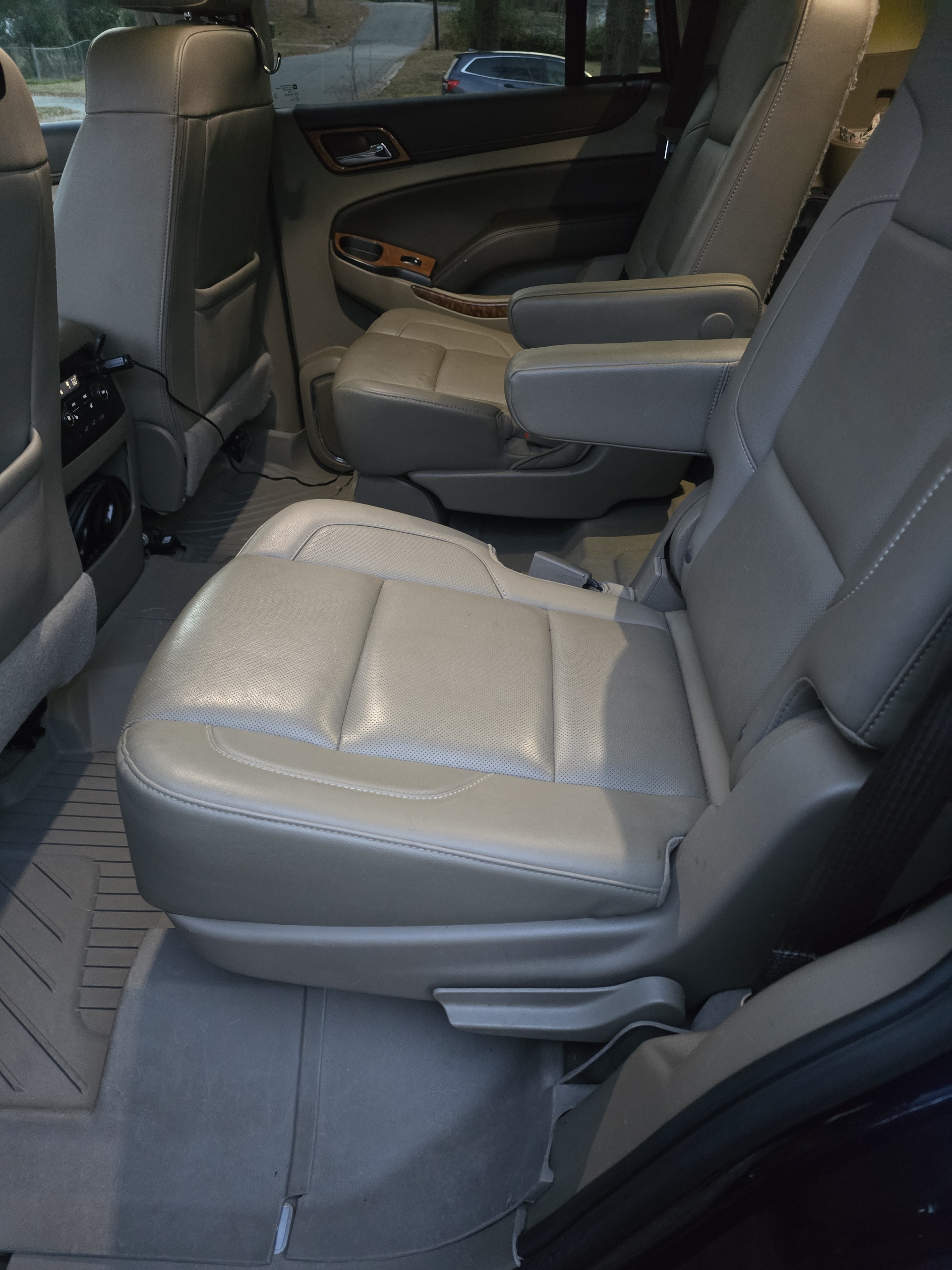 Used 2019 Chevrolet Tahoe Premier AWD/4WD image 11