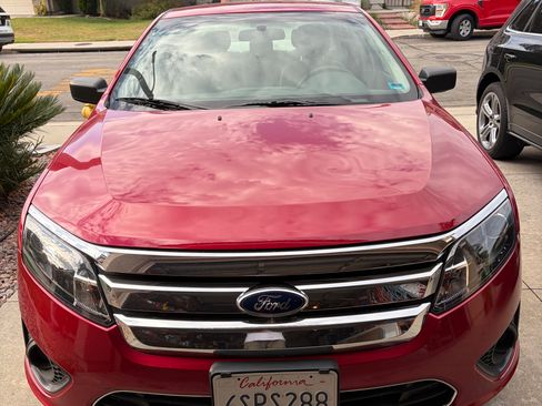 Used 2011 Ford Fusion S FWD image 2