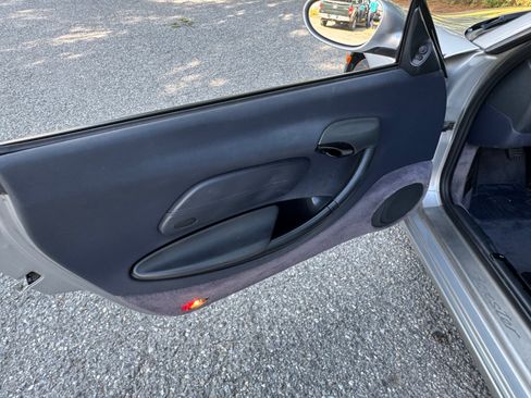 Used 1999 Porsche Boxster image 11