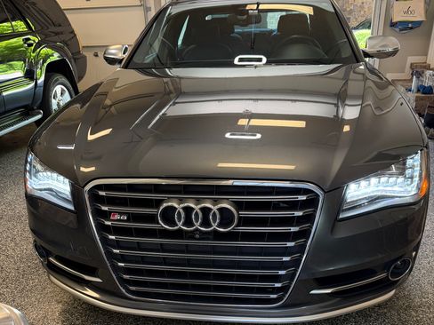 Used 2014 Audi S8 AWD/4WD image 2