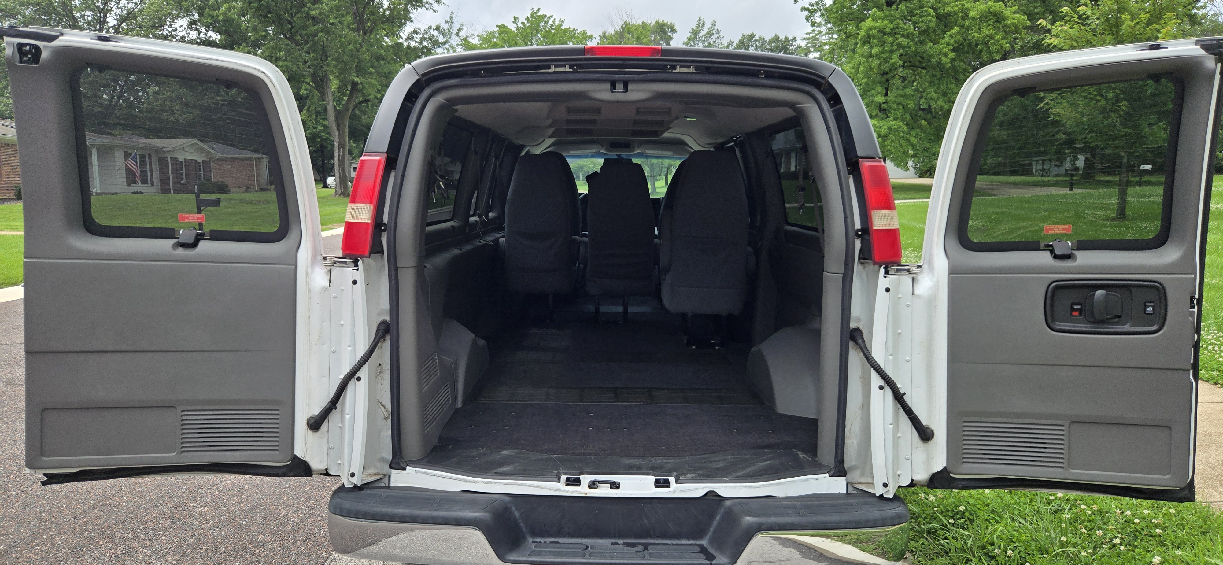Used 2014 Chevrolet Express 3500 LT w/ LT Preferred Equipment Group RWD image 14