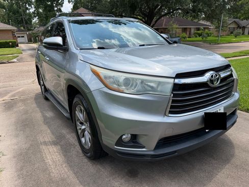 Used 2015 Toyota Highlander XLE FWD image 14