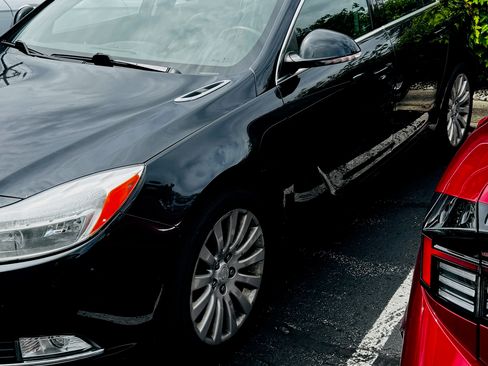 Used 2012 Buick Regal Leather image 2