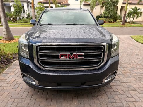 Used 2017 GMC Yukon XL SLT w/ HD Trailering Package RWD image 2