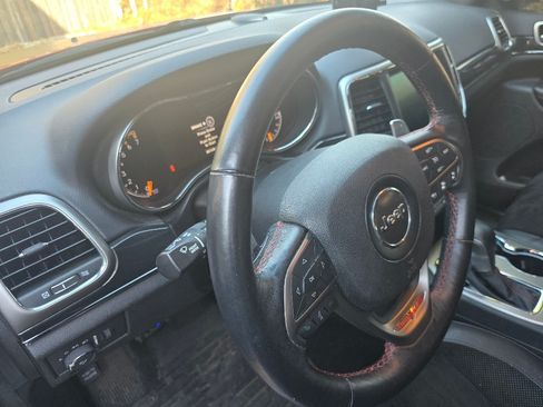 Used 2017 Jeep Grand Cherokee Trailhawk w/ Trailhawk Luxury Group image 25