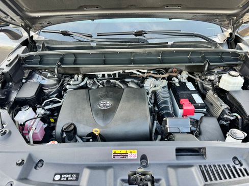 Used 2021 Toyota Highlander XSE FWD image 5