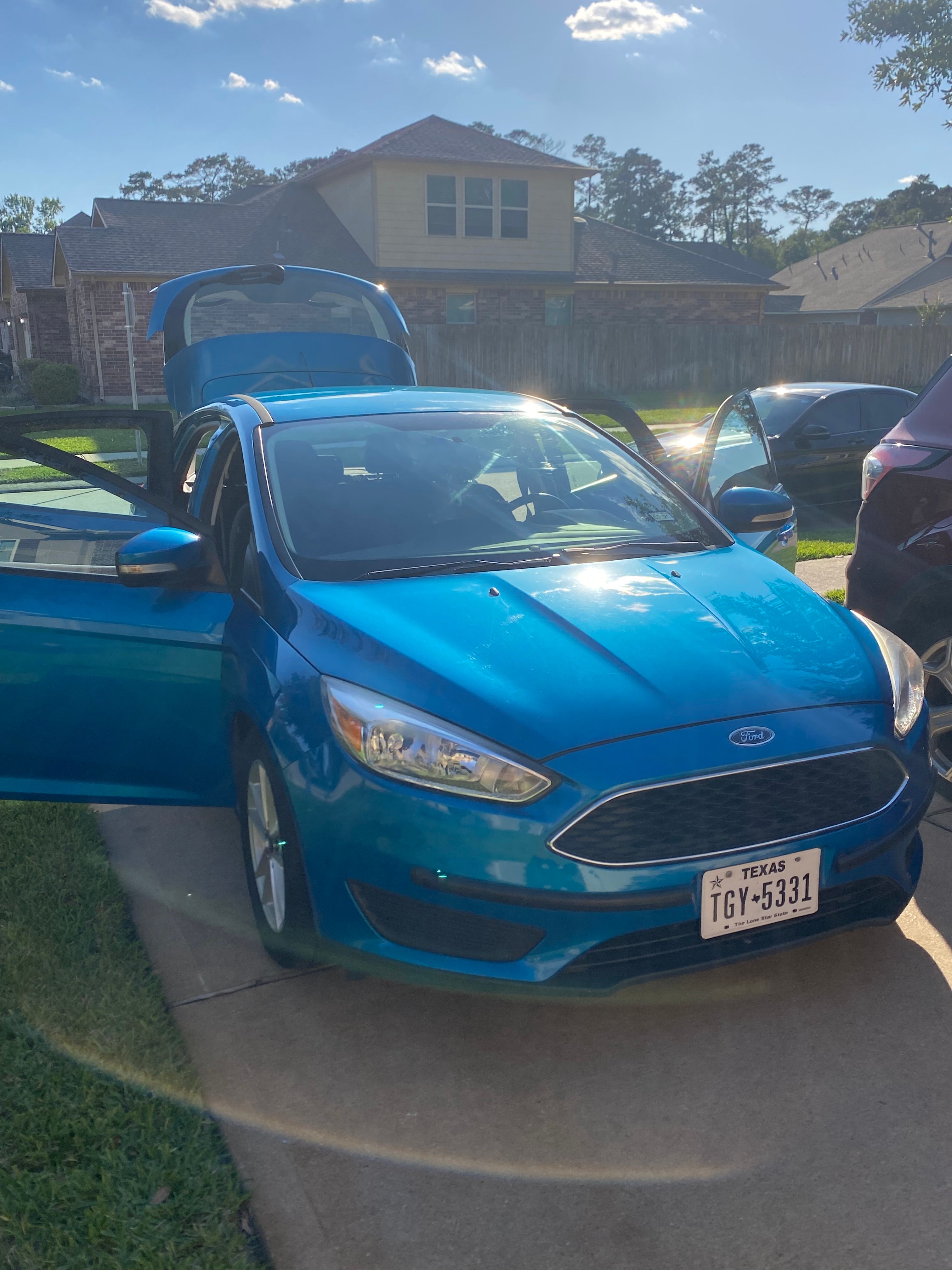 Used 2015 Ford Focus SE w/ SE Cold Weather Package FWD image 1