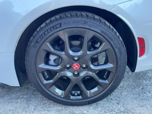 Used 2018 FIAT 124 Spider Abarth w/ Convenience Group RWD image 27