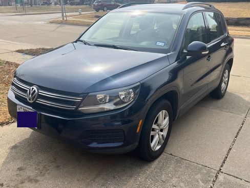 Used 2016 Volkswagen Tiguan S image 1
