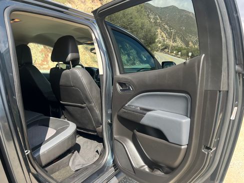 Used 2017 Chevrolet Colorado Z71 image 23