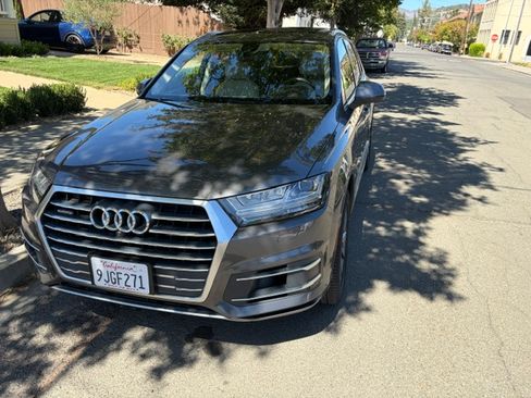 Used 2019 Audi Q7 3.0T Premium Plus w/ Premium Plus Package AWD/4WD image 4