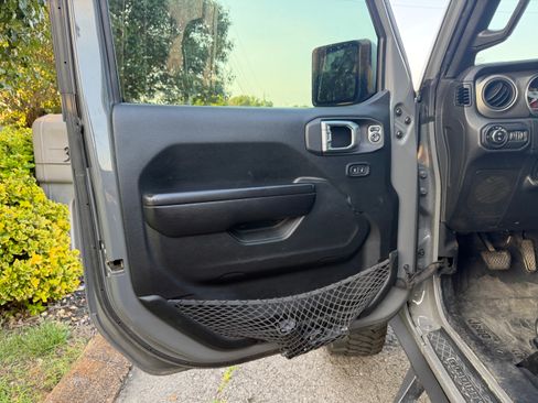 Used 2021 Jeep Gladiator Sport AWD/4WD image 8