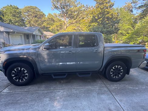 Used 2023 Nissan Frontier Pro-X w/ Tow Package RWD image 2