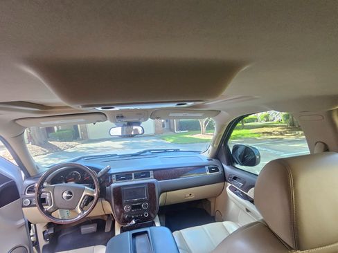 Used 2009 GMC Sierra 1500 Denali AWD/4WD image 8