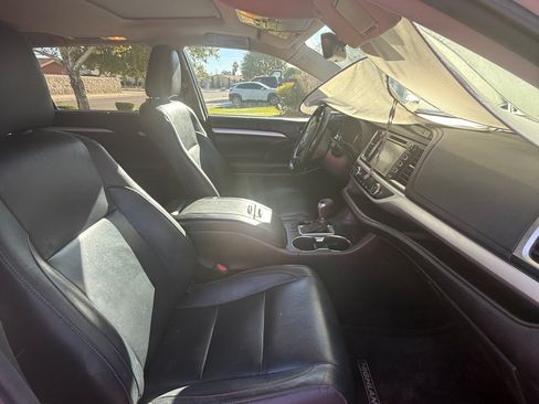 Used 2018 Toyota Highlander XLE FWD image 9