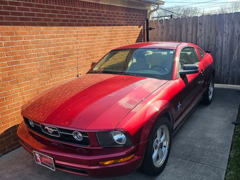 Used 2007 Ford Mustang Coupe RWD image 1
