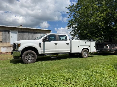 Used 2018 Ford F350 XL w/ Power Equipment Group AWD/4WD image 2