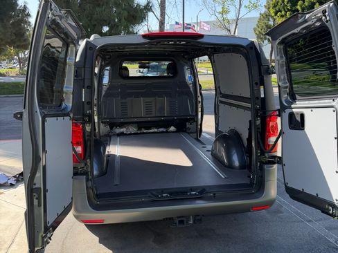 Used 2022 Mercedes-Benz Metris image 30