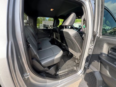 Used 2024 RAM 2500 Tradesman w/ Chrome Appearance Group image 21