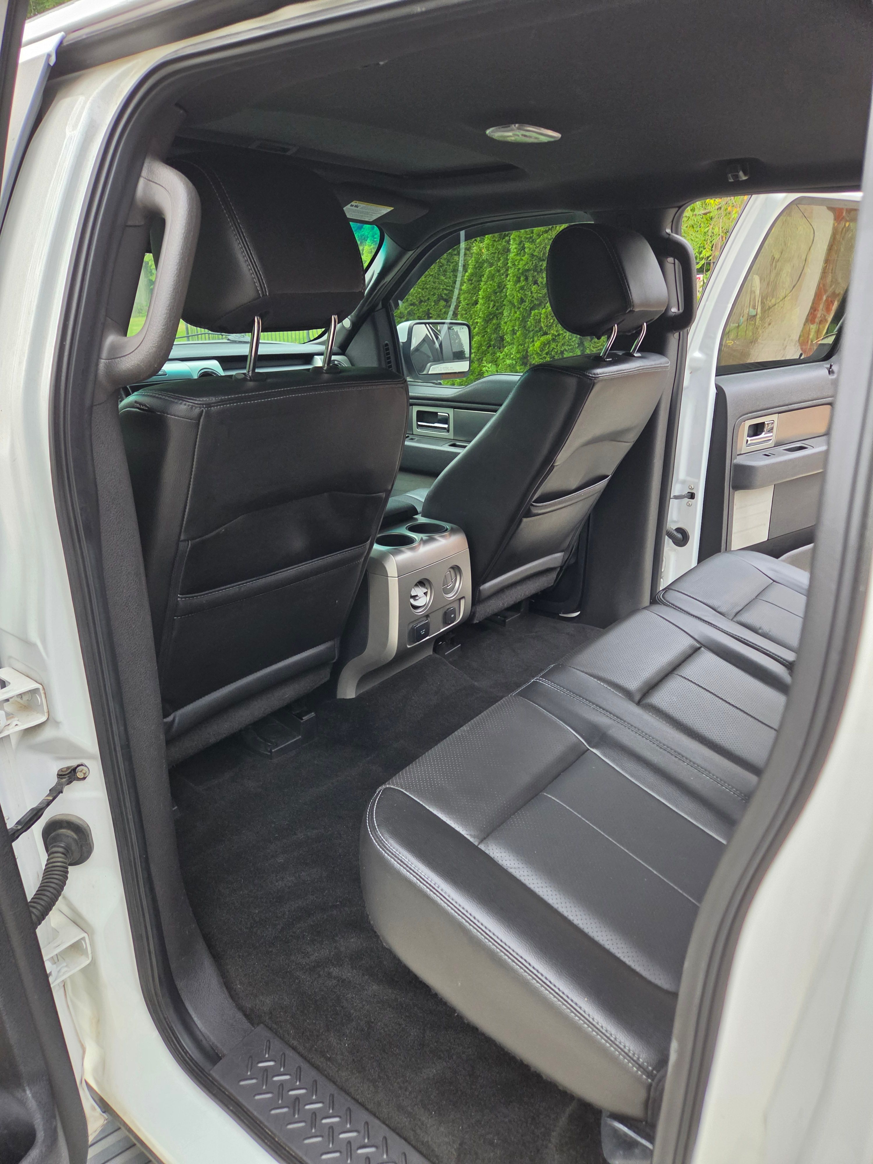 Used 2014 Ford F150 FX4 w/ Equipment Group 402A Luxury AWD/4WD image 17