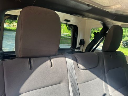 Used 2018 Jeep Wrangler Unlimited Sport S AWD/4WD image 30