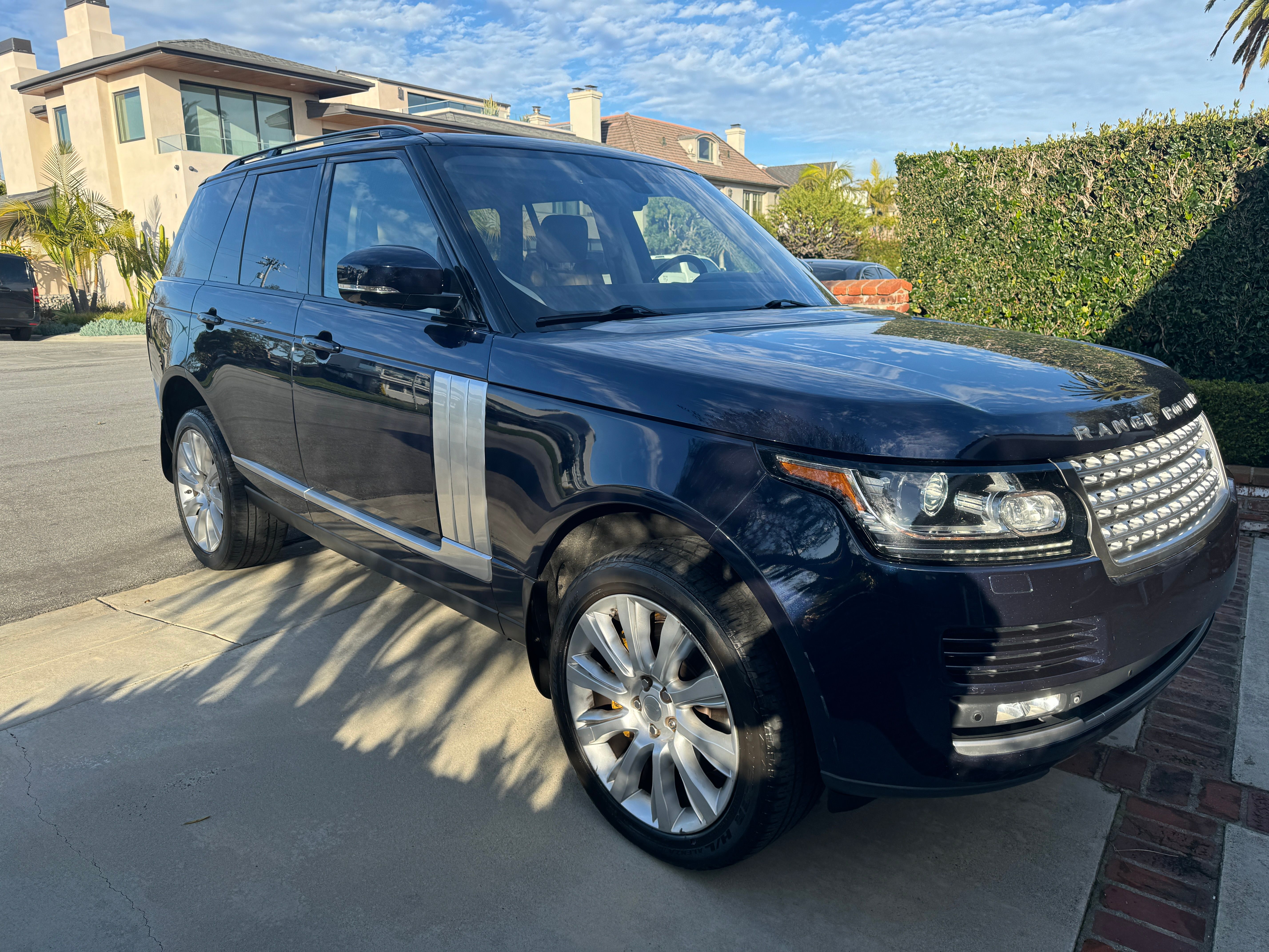 Used 2014 Land Rover Range Rover Supercharged AWD/4WD image 4