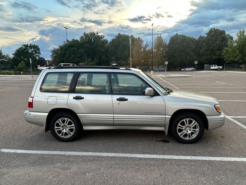 Used 2001 Subaru Forester S AWD/4WD image 2
