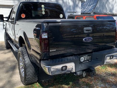 Used 2011 Ford F250 XLT w/ XLT Premium Pkg image 4