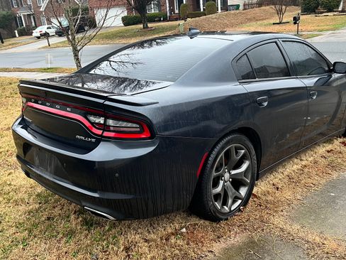 Used 2016 Dodge Charger SXT w/ Premium Group image 9