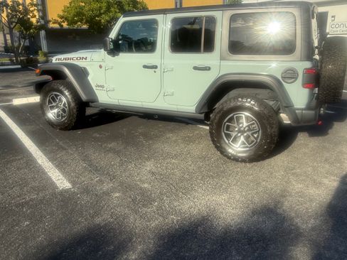 Used 2024 Jeep Wrangler Unlimited Rubicon image 4