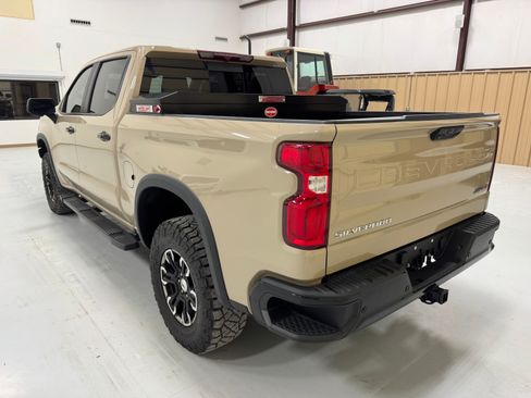 Used 2022 Chevrolet Silverado 1500 ZR2 AWD/4WD image 4