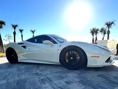 Used 2018 Ferrari 488 GTB image 4