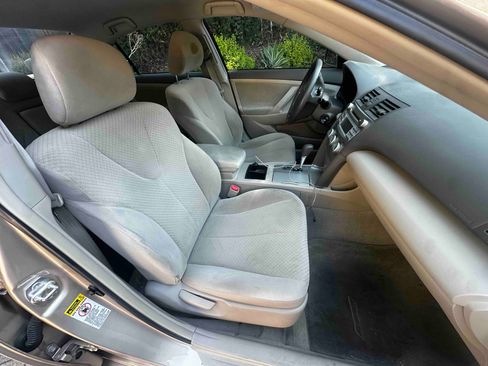 Used 2007 Toyota Camry LE FWD image 13