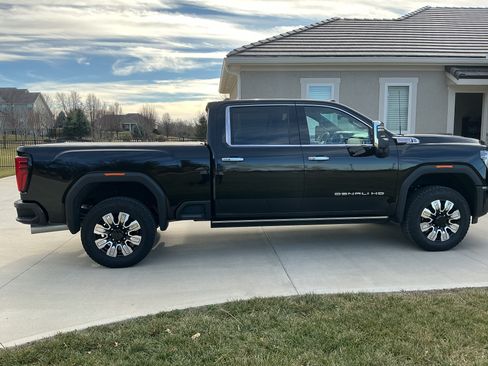 Used 2024 GMC Sierra 2500 Denali w/ Technology Package image 5