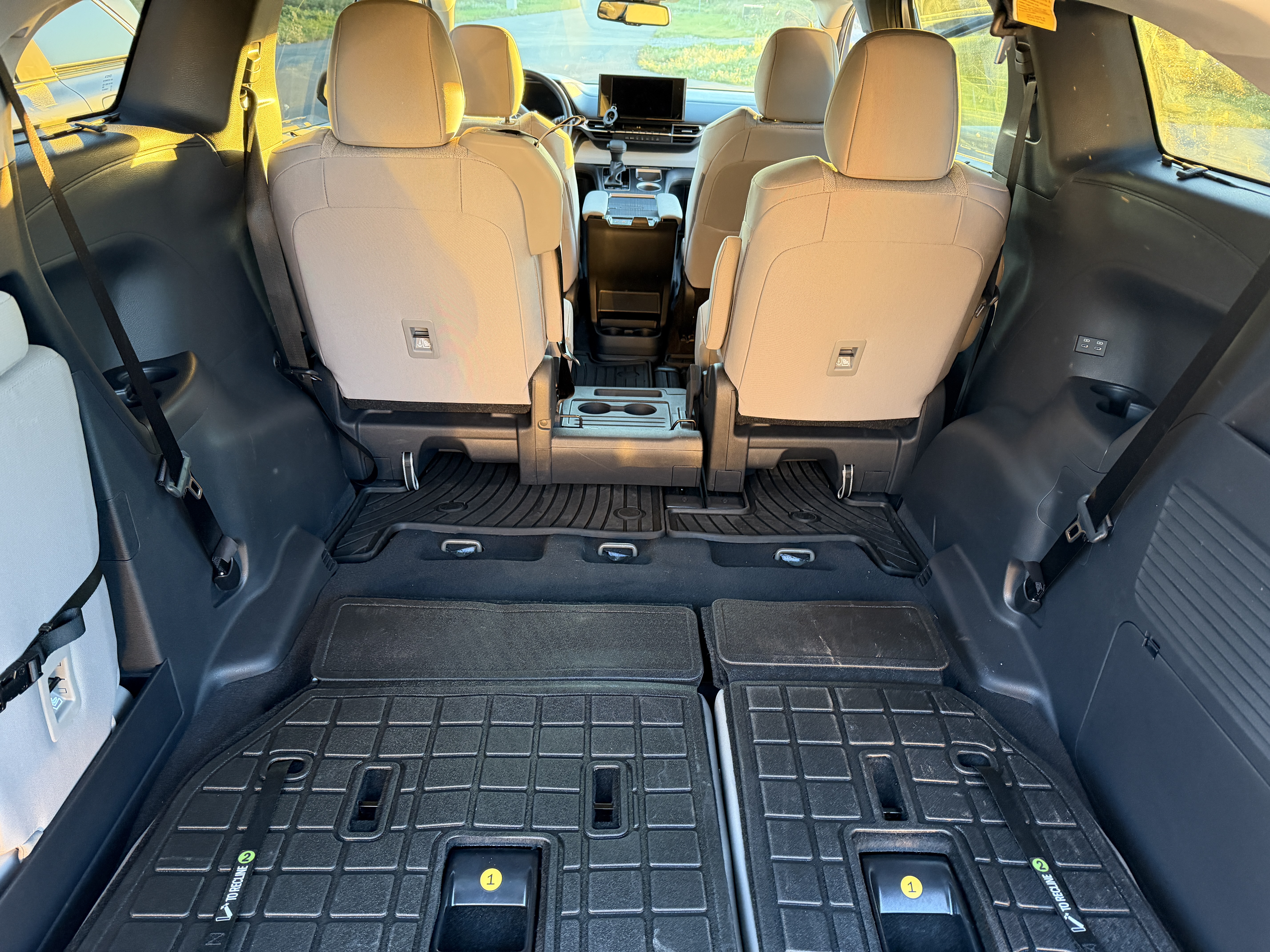 Used 2026 Toyota Sienna LE FWD image 14