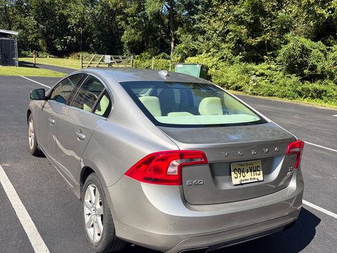 Used 2016 Volvo S60 T5 Premier AWD/4WD image 4