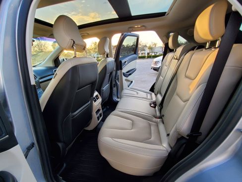 Used 2019 Ford Edge Titanium w/ Equipment Group 301A image 15
