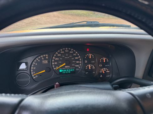 Used 2001 Chevrolet Suburban LT w/ LT Preferred Equipment Group image 5