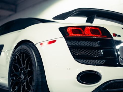 Used 2011 Audi R8 V10 image 6