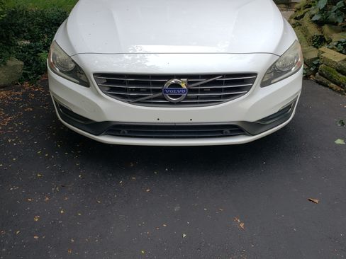 Used 2015 Volvo V60 T5 Premier w/ Convenience Package FWD image 12