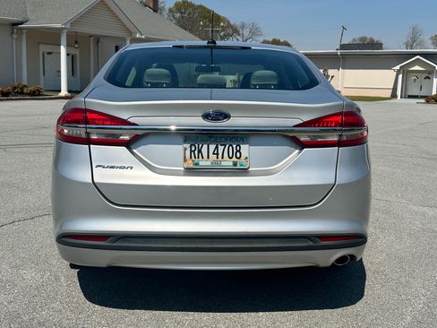 Used 2018 Ford Fusion S image 5