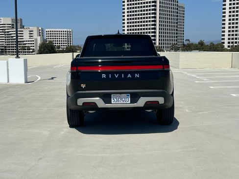Used 2023 Rivian R1T Adventure image 4