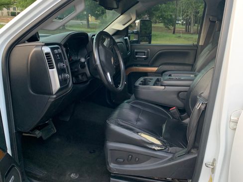 Used 2018 Chevrolet Silverado 2500 LTZ w/ Duramax Plus Package AWD/4WD image 11