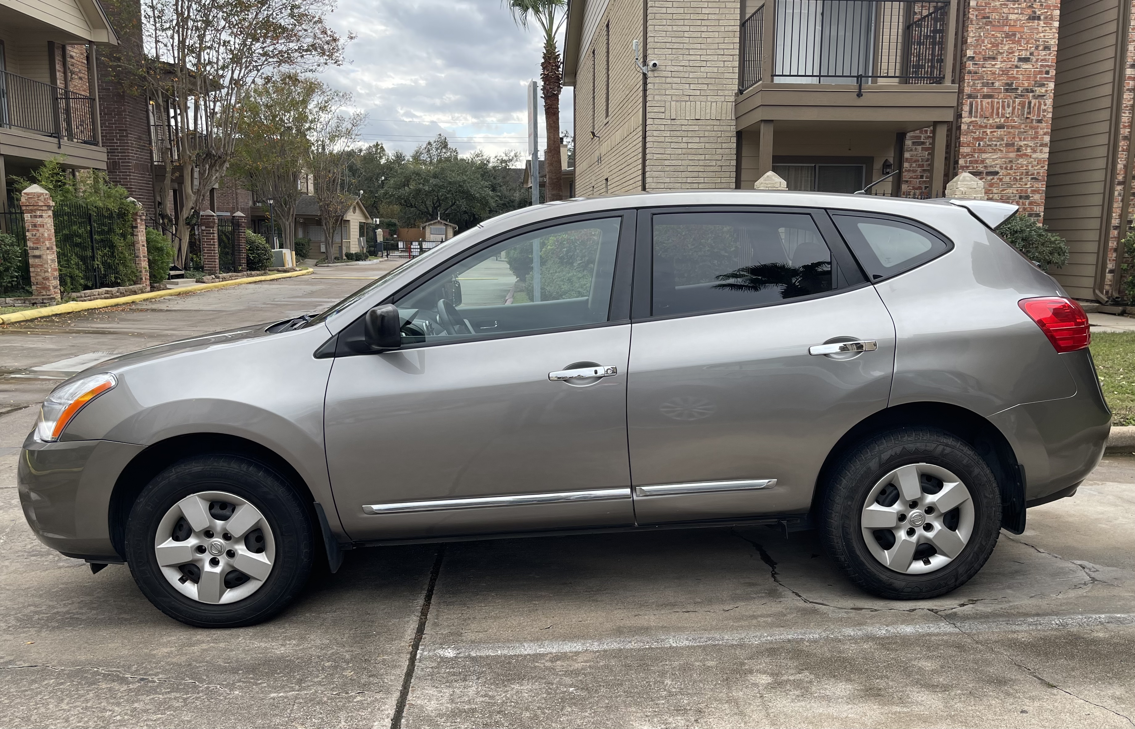 Used 2011 Nissan Rogue S FWD image 5