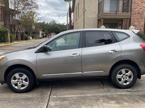 Used 2011 Nissan Rogue S image 5