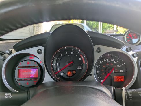 Used 2017 Nissan 370Z Touring Sport RWD image 12