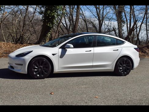 Used 2023 Tesla Model 3 Standard Range RWD image 4