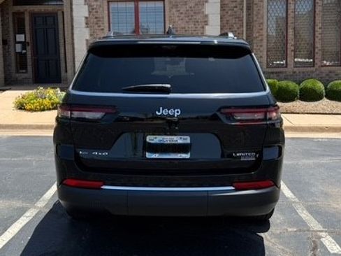 Used 2023 Jeep Grand Cherokee L Limited w/ Luxury Tech Group II image 8