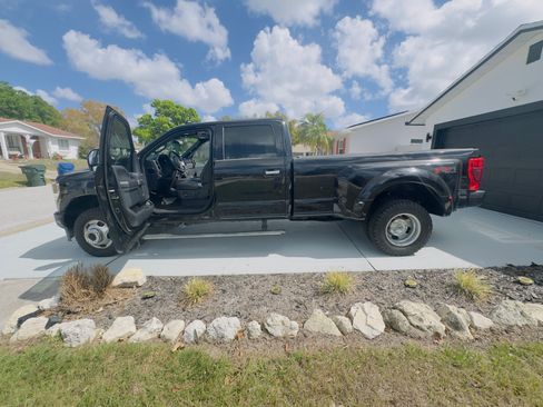 Used 2022 Ford F350 Platinum image 22